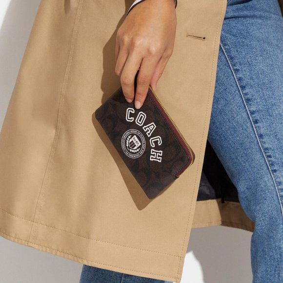 COACH SIGNATURE VARSITY ZIP WRISTLET/ POCHETTE - Picture 6 of 9